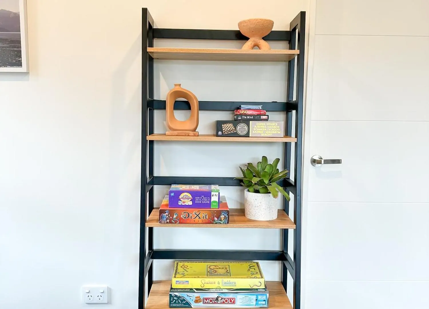 Cosy Modern Home - New Build In Christchurch